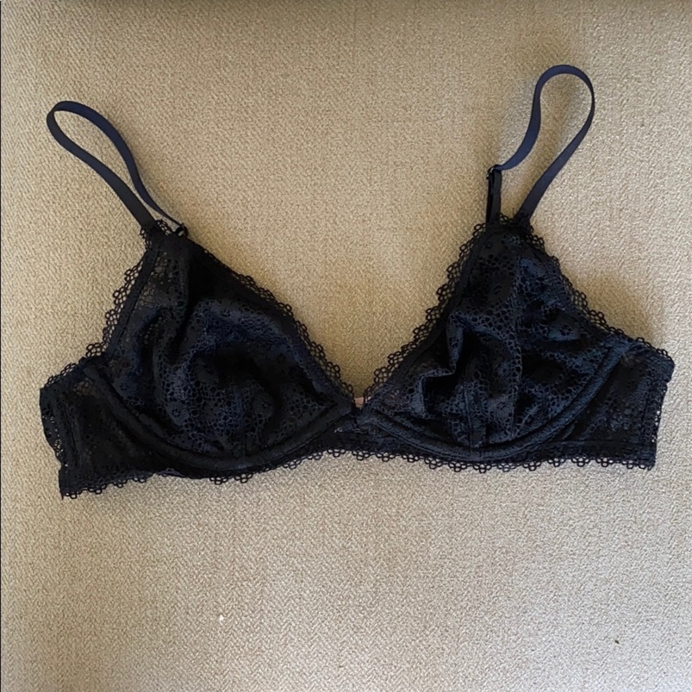 VS black lace underwire bralette